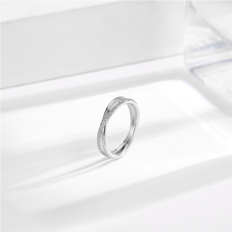 Nhẫn Thép Titan 18K Không Phai Màu Đính Kim Cương Giả Kiểu Nhật Hàn Cá Tính Cho Nữ