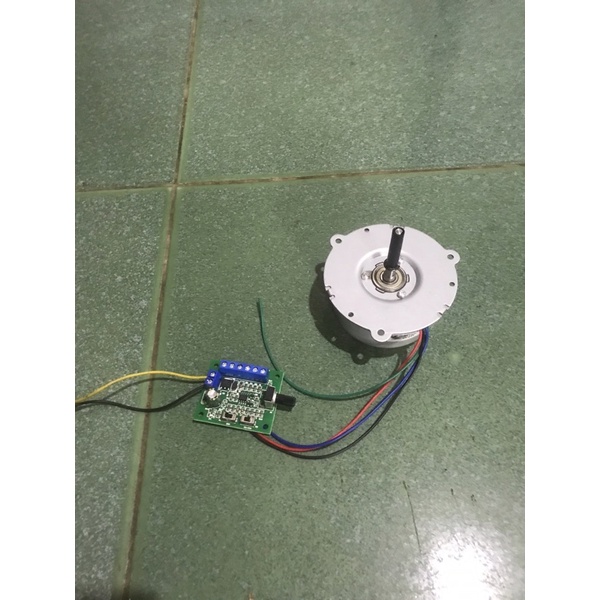 Động cơ chuyên quạt biến tần không chổi than 12-24v, 2A mới( cực êm)