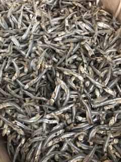 Cá cơm khô size lớn