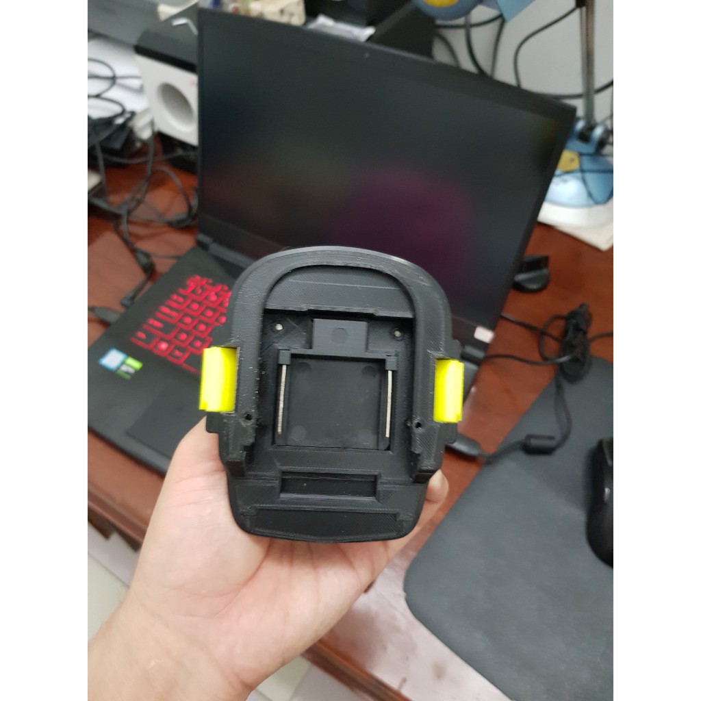 Đế chuyển Pin Makita trượt cho máy Dewalt chọt