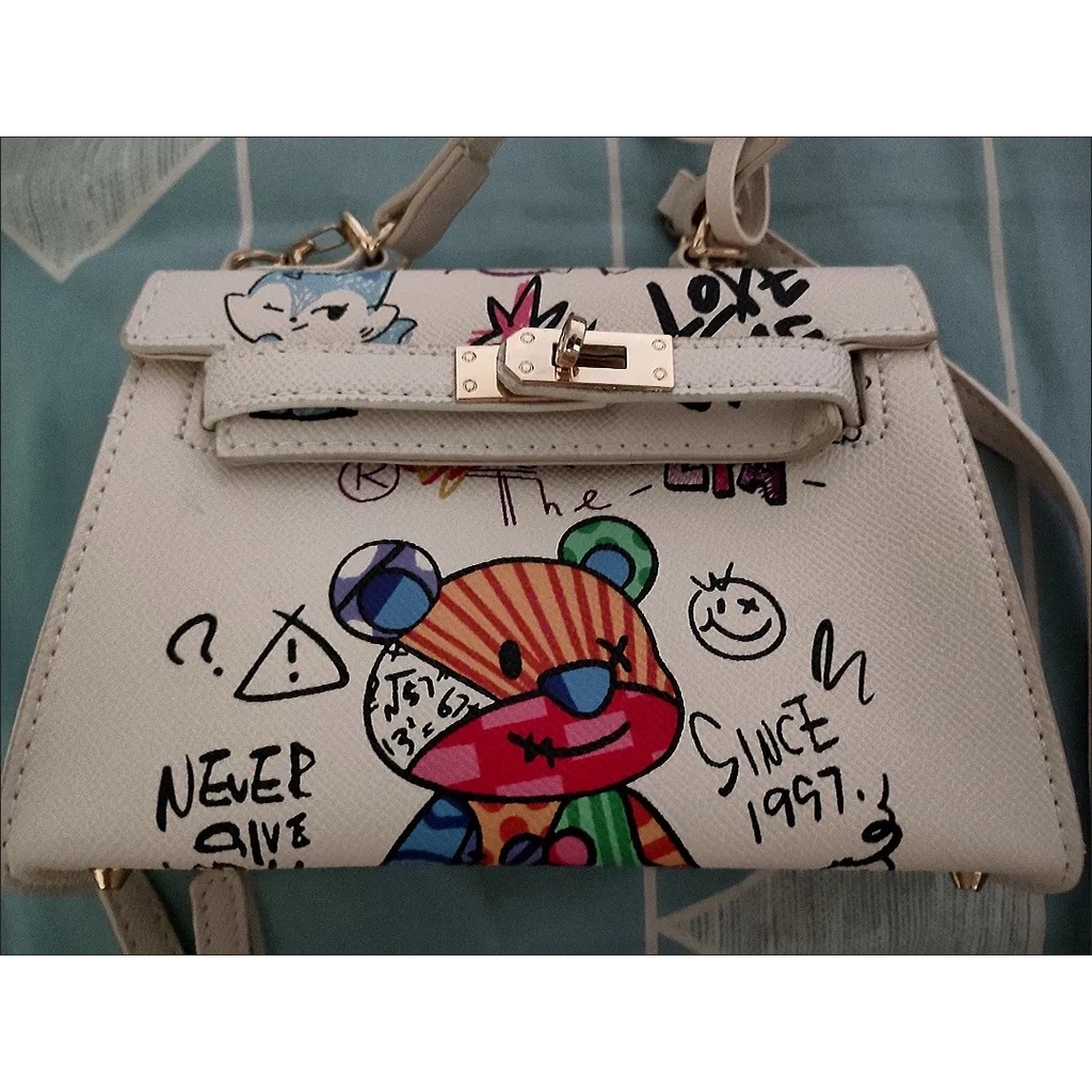 Túi Da Đeo Chéo Mini Chuwanglin Hình Gấu Graffiti Thời Trang Cho Nữ