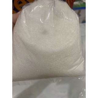 Đường cát trắng lẻ