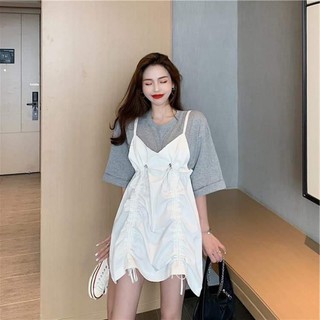Set váy yếm trắng rút dây kèm áo thun xám
