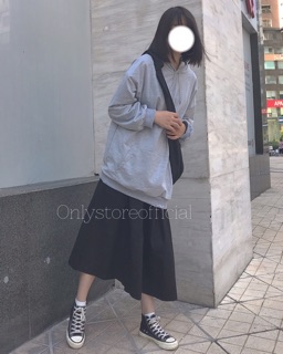 Áo hoodie+chân váy có sẵn