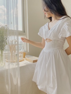 Đầm cut out cách điệu tay phồng