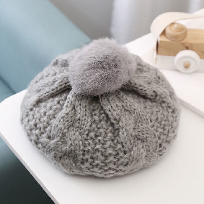 Mũ beret dệt kim đính quả bông xinh xắn cho bé gái