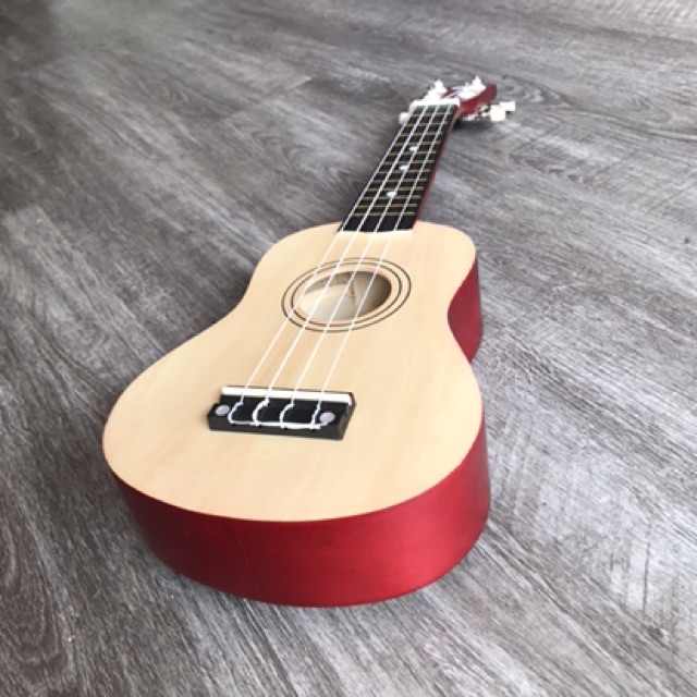 Đàn ukulele màu gỗ lưng đỏ - tặng 4 phụ kiện