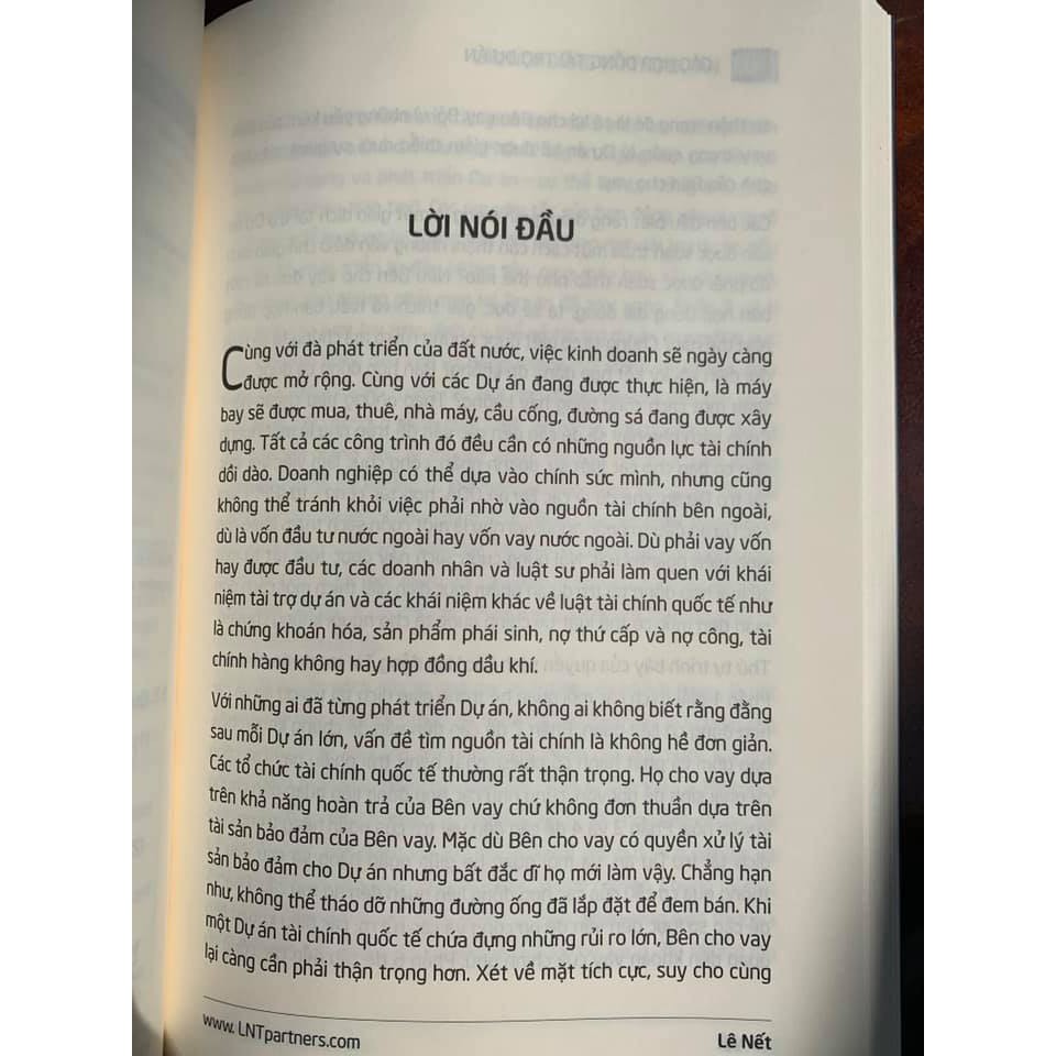 Sách - Các hợp đồng tài trợ dự án