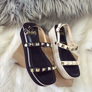 XUỒNG LOUBOUTIN TÁN ĐINH - CÒN MỖI ĐEN 38