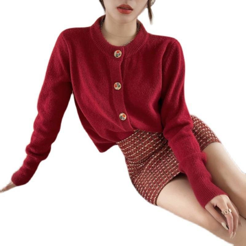 Bộ Áo Khoác Cardigan Dệt Kim Màu Đỏ Phối Chân Váy Kẻ Sọc Kiểu Retro Thời Trang 2021