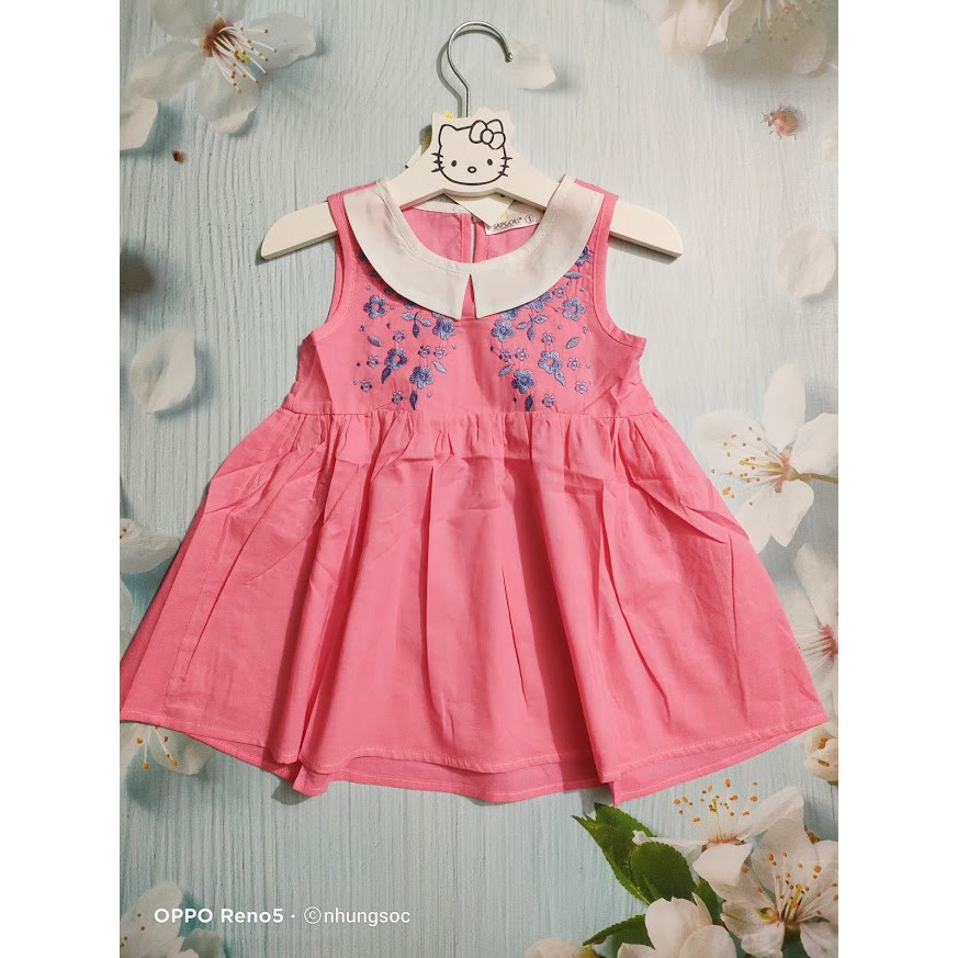 Váy thô mềm hoạ tiết thêu Sapodill cho bé gái màu hồng có cổ