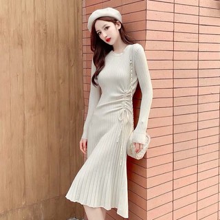 Váy len có dây rút ở phần eo