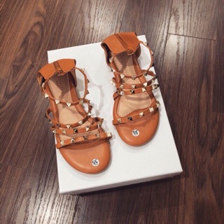 Sandal chiến binh đinh