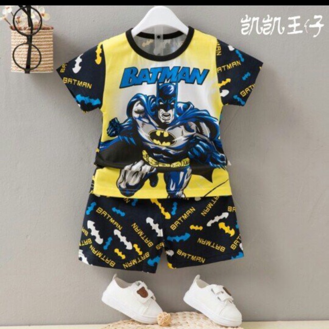Bộ hình batman bé trai màu đen vàng