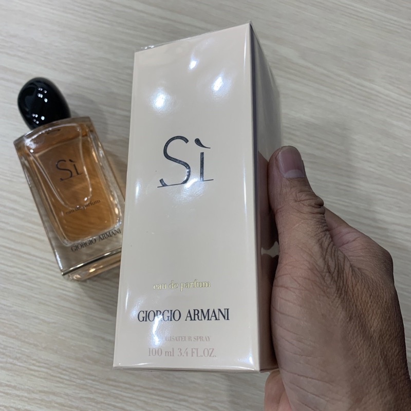 Nước hoa Giorgio Armani Si Eau De Parfum Vaporisateur Spray 100ml ARM-L43905