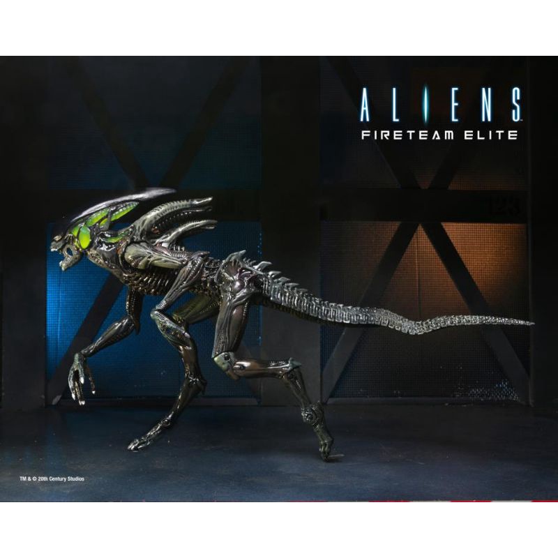 Mô hình NECA Spitter Alien có sẵn