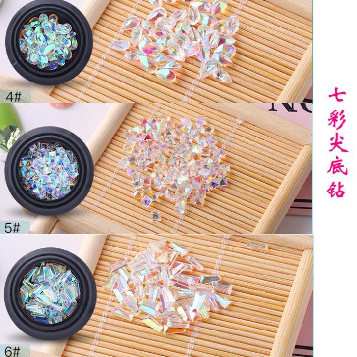 Hộp đá pha lê gắn móng, trong suốt, hình kim cương F524