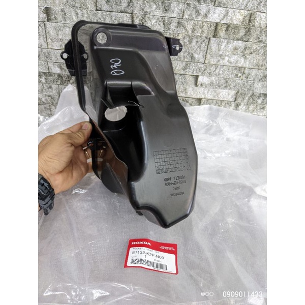 Nhựa nhám hộc để đồ  Scoopy 2021