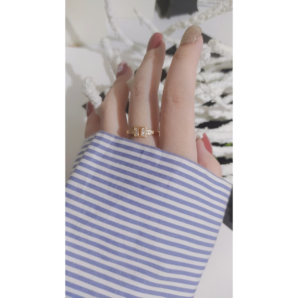 Nhẫn chữ T đính đá chất liệu mạ 925 điều chỉnh được size
