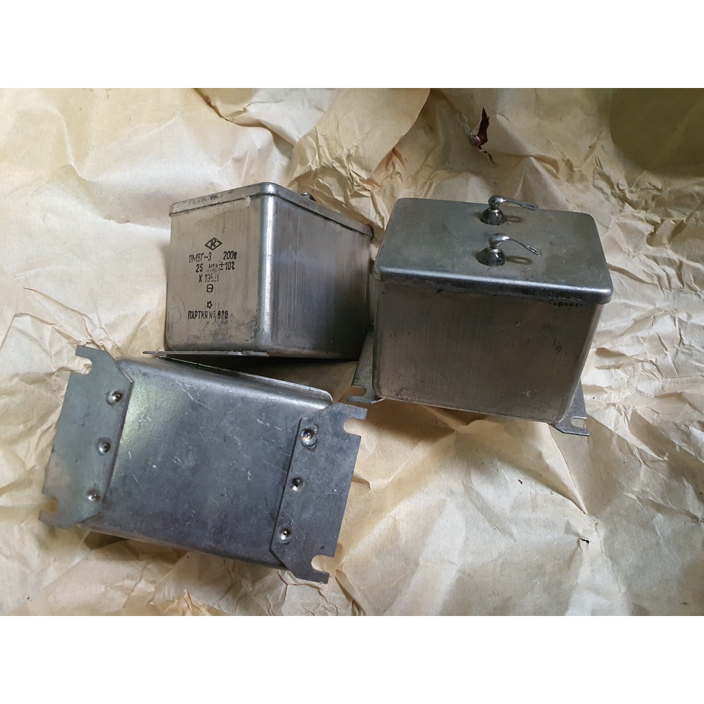 Tụ dầu Nga 25mkf 200v