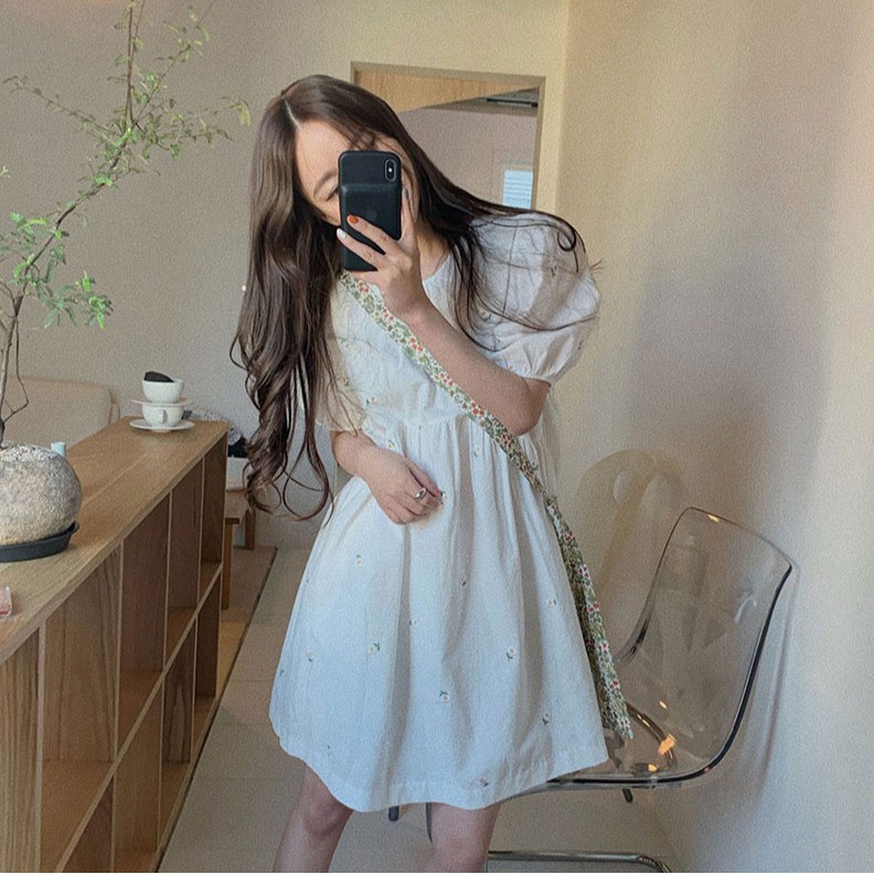 Đầm Mini Cổ Tròn Thêu Hoa Cho Nữ 33979 | BigBuy360 - bigbuy360.vn