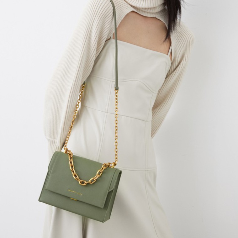 Túi Xách Charles and Keith Dáng Vuông Phối Dây Xích Thời Trang Cho Nữ