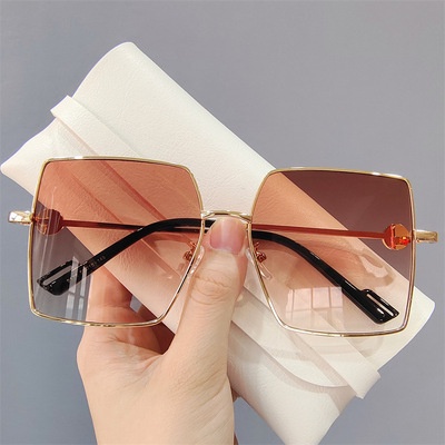 Kính mát chống tia UV gọng vuông kim loại màu gradient CCOD  dành cho nữ