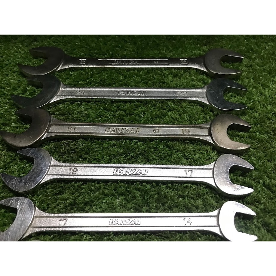 Bộ cờ lê BANZAI  Made in Japan. 8 chi tiết từ số 8 đến số 26. Hàng đã qua sử dụng