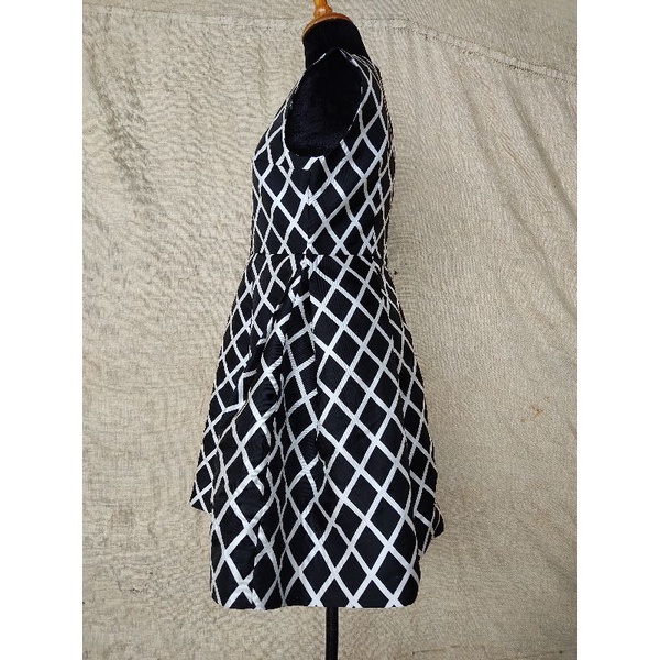 Đầm của CC&DD size M lớn