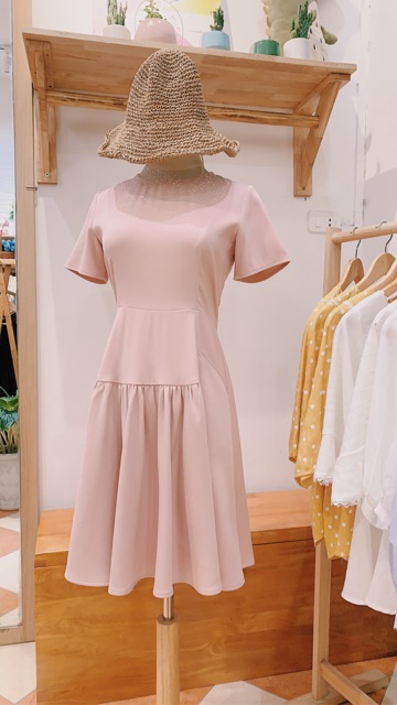 Young Dress - Váy đen túi kiểu che bụng thần thánh