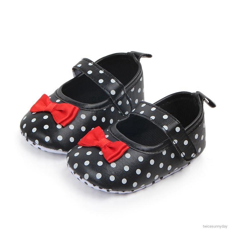 Giày Đế Mềm Chống Trượt Họa Tiết Chấm Bi Xinh Xắn Cho Bé Gái