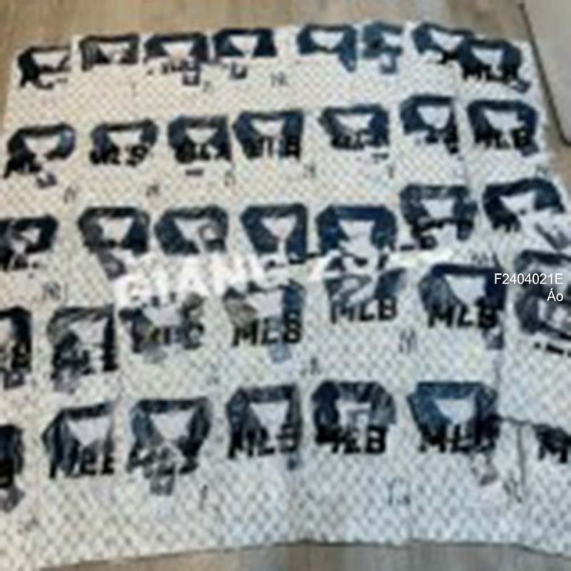 Áo thun polo họa tiết chữ phối cổ bẻ đen tay ngắn 2404