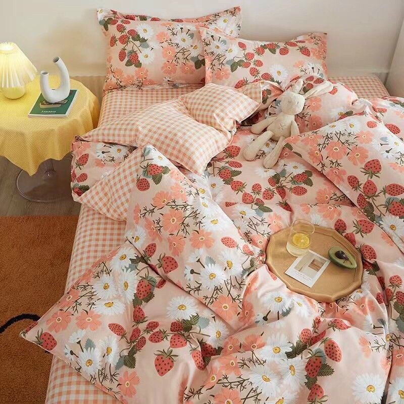 Bộ chăn ga gối Poly Cotton Vườn dâu đỏ (Tặng vỏ gối ôm) - Miễn phí bo chun mọi kích thước