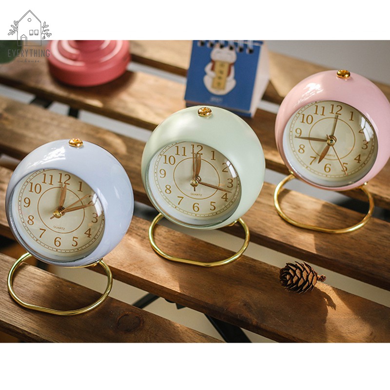 Đồng hồ để bàn báo thức phong cách vintage, retro