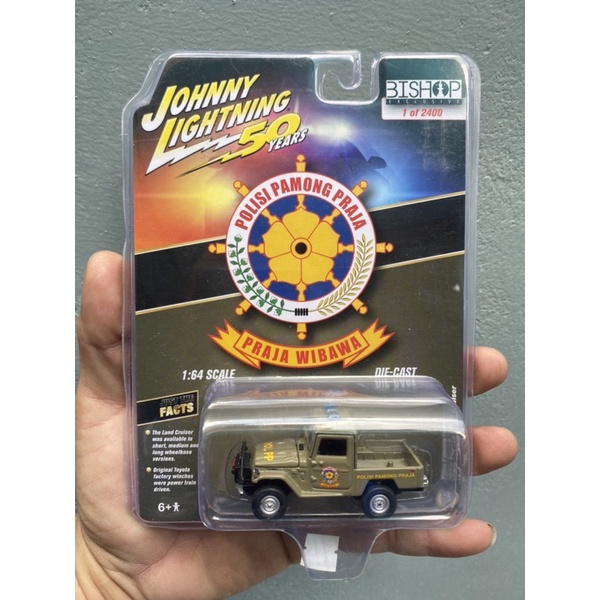 Johnny Lightning - 1980 Toyota Land Cruiser - Xe mô hình tỉ lệ 1/64