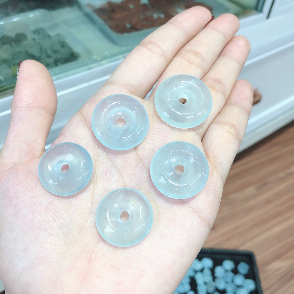Mặt tỳ hưu, hồ ly chúa, đồng điếu, lu thống, túi tiền, cỏ 4 lá may mắn cho mệnh Thủy Mộc