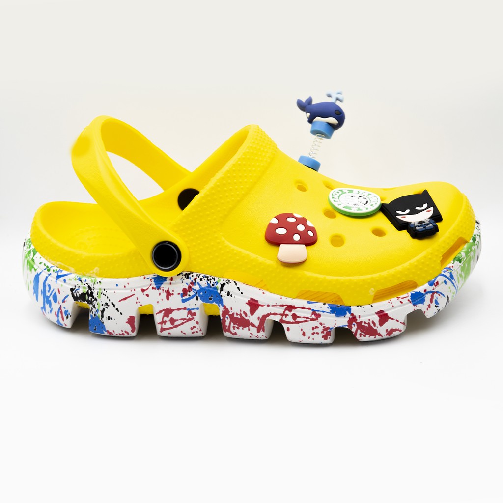 Dép sục  Cross màu vàng đế vảy sơn đủ size 35 đến 42 cho nam và nữ, tặng 12 sticker gắn dép kèm hộp