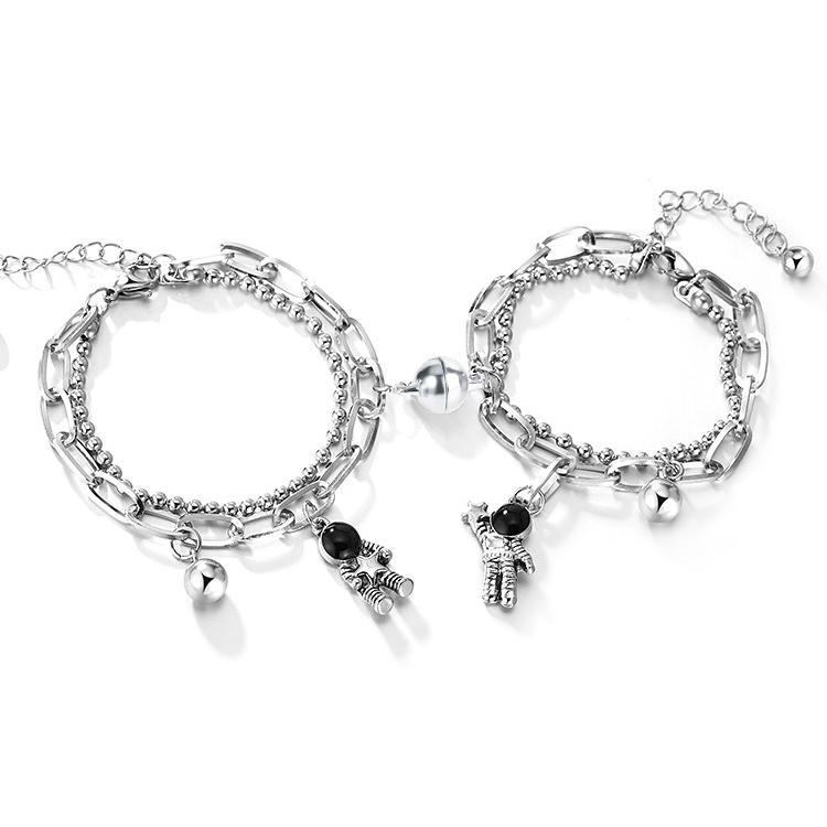 Set 2 Vòng Tay Hai Lớp Khóa Nam Châm Mặt Hình Trái Tim Phi Hành Gia Cho Cặp Đôi