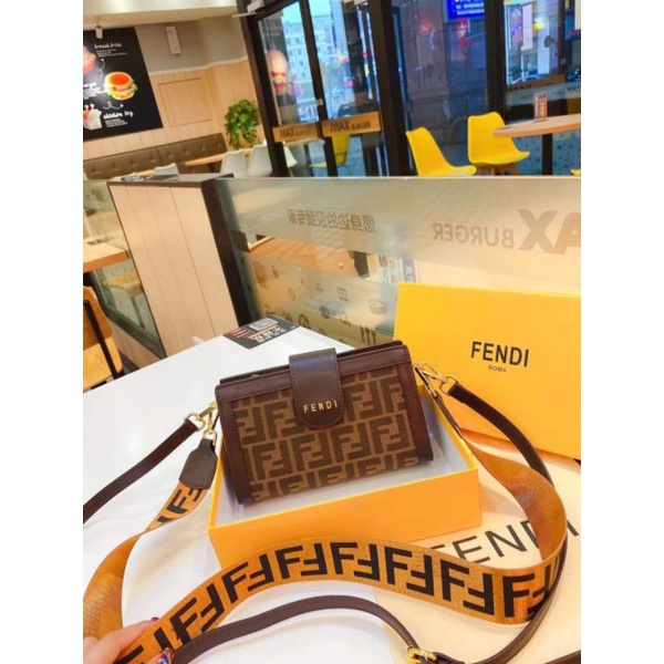 Túi chéo nữ F.D nắp sz22cm có khóa kéo miệng kín đáo kèm 2 quai đeo fullbox