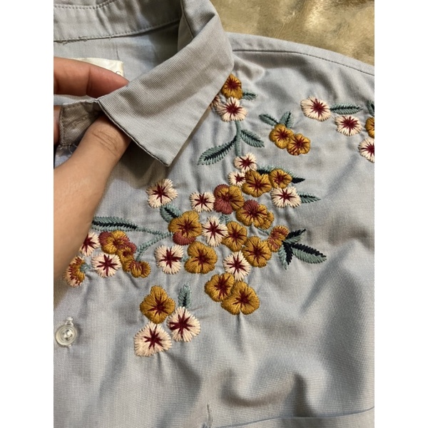 Sơ mi kẻ thêu hoa adore  dress