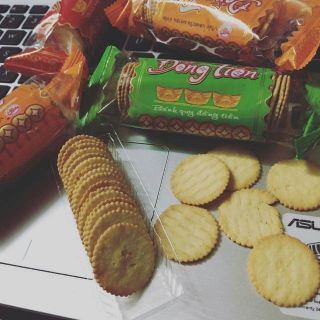 1 bịch 10 gói bánh quy đồng tiền