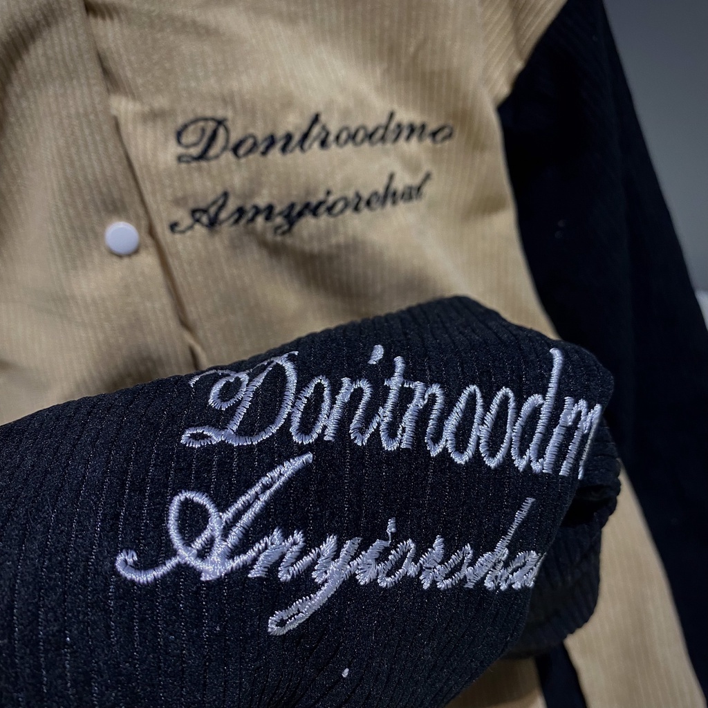 Áo khoác bomber nhung tăm chữ thêu nam nữ phong cách Hàn Quốc