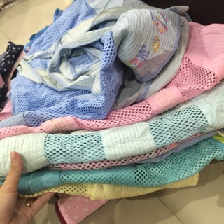 Địu lưới cho bé ngồi được