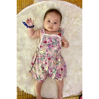 Váy yếm cho bé gái