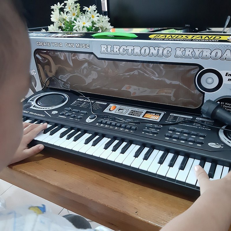 Đàn Piano Đàn Điện Tử 61 Phím Kèm mic Đàn Piano Cho Bé Nhiều Chức Năng ( TẶNG KÈM 4 VIÊN PIN