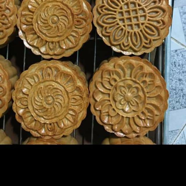 Hộp 4 Bánh Trung thu nhà làm 150g giá 220k