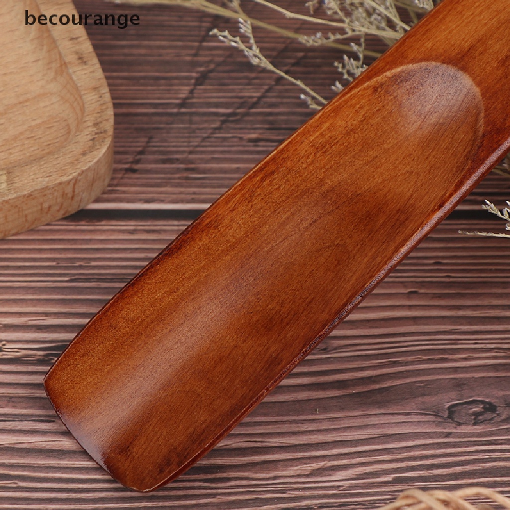 Dụng cụ gỗ thiên nhiên sử dụng để mang giày