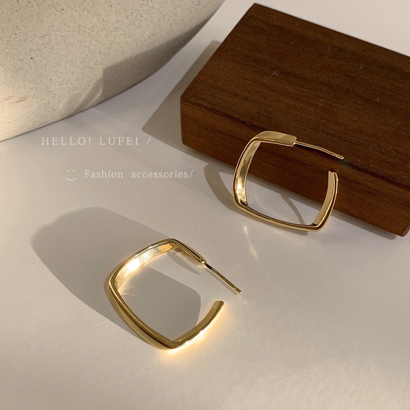 Bông tai thiết kế đơn giản thời trang cho nữ