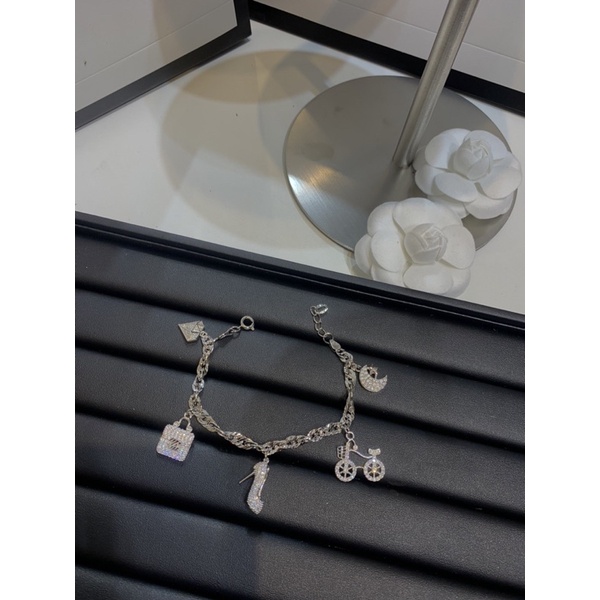 Vòng tay charm cho nữ thời trang cao cấp
