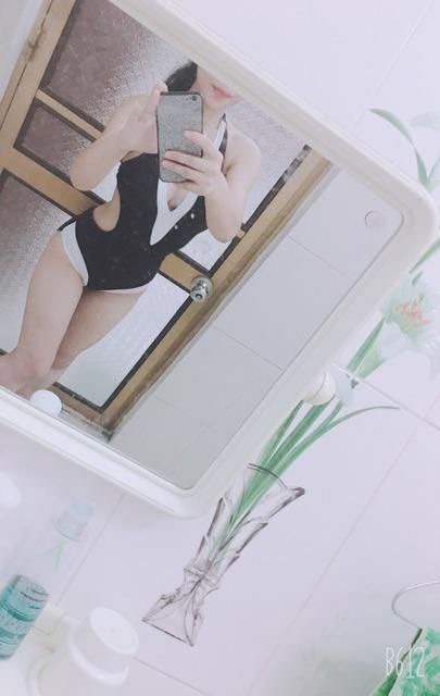 Bikini liền mảnh đen pha trắng